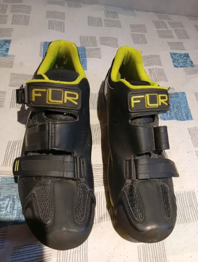 Zapatillas de ciclismo con pedales - miniatura 1