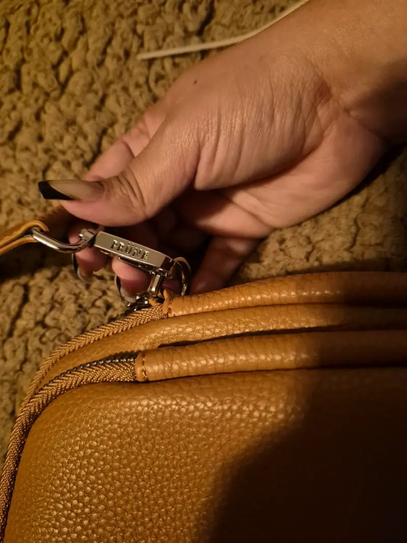 Bandolera de cuero Prüne color camel - 2