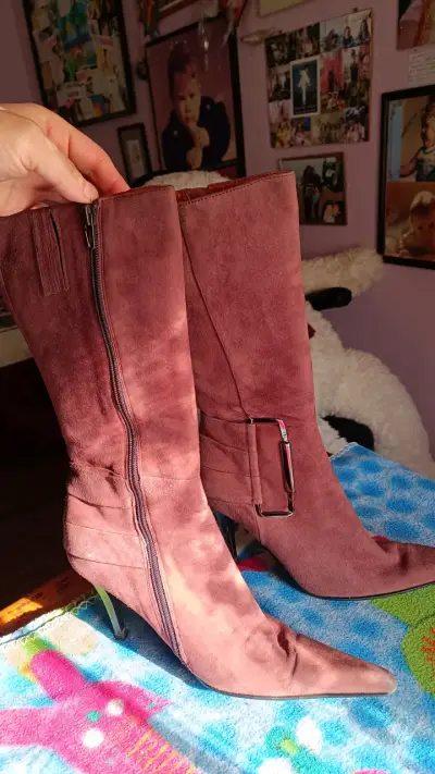 Botas de gamuza marrón con tacón alto - miniatura 1