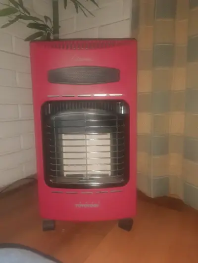 Estufa a gas Toyotomi roja modelo GH-30 - miniatura 2
