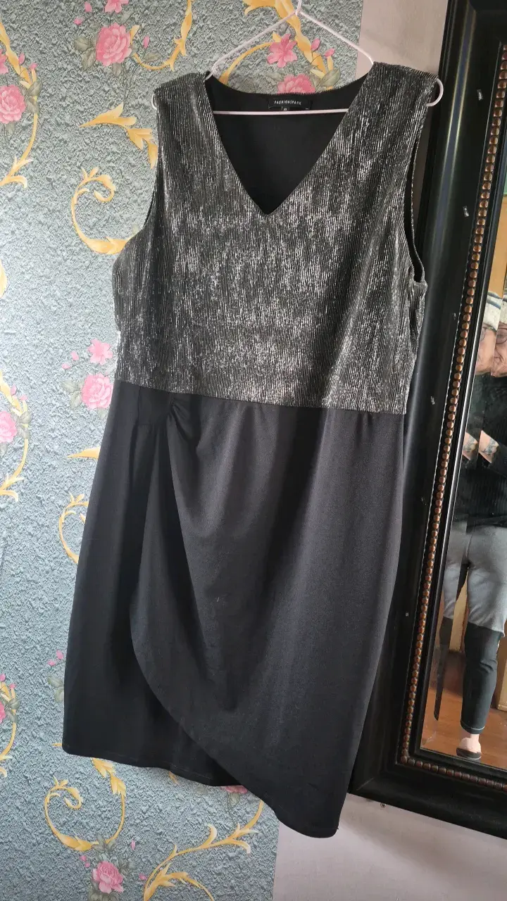 Vestido FashionSpark negro y plateado talla XL - 2