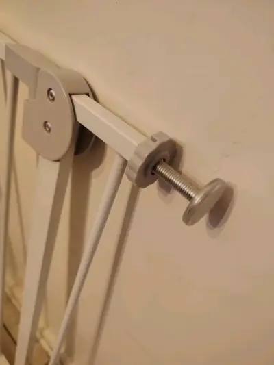 Reja de seguridad para niños ajustable - miniatura 3