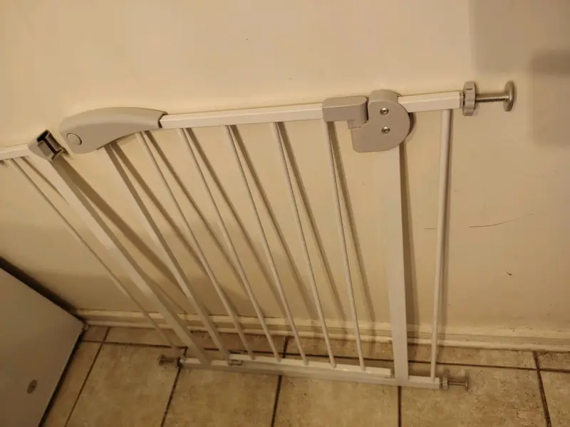 Reja de seguridad para niños ajustable - 4