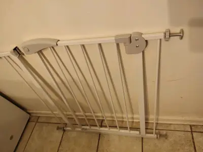 Reja de seguridad para niños ajustable - miniatura 4