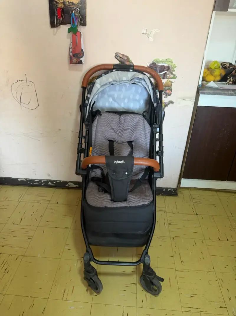 Coche de Paseo Infanti con Manillar de Cuero