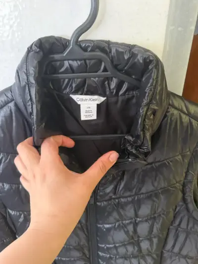 Chaleco Acolchado Negro Calvin Klein Talla L - miniatura 3