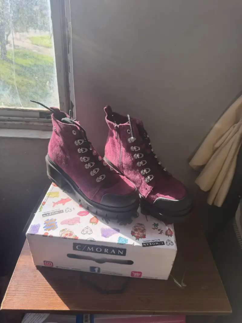 Botines de gamuza burdeos C/Moran para mujer - 3