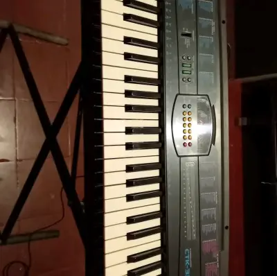 Teclado electrónico Casio CTK-530 con soporte - miniatura 1