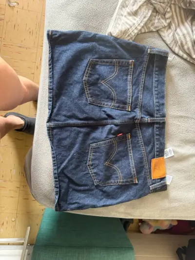 Falda de mezclilla Levi's azul oscuro - miniatura 3