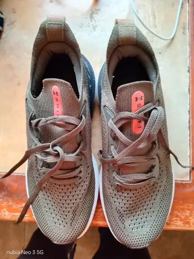 Zapatillas deportivas Under Armour gris - miniatura 1
