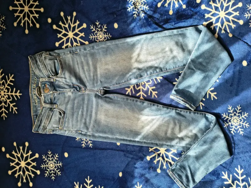 Jeans American Eagle azul claro para mujer
