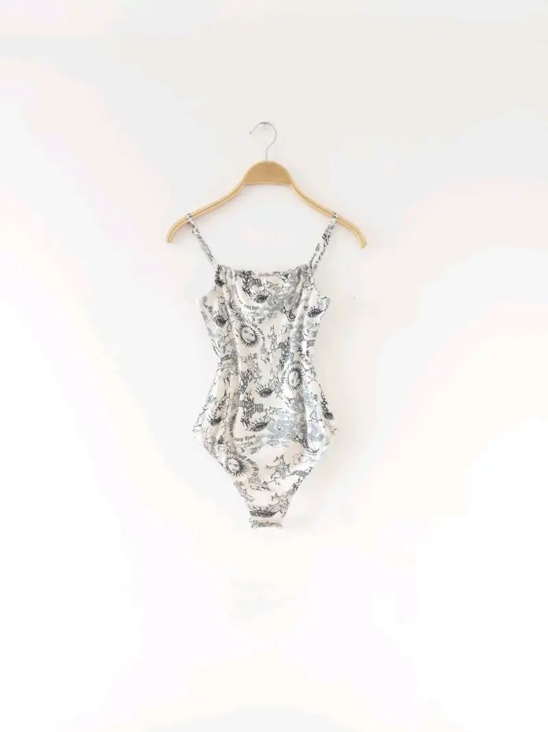Body estampado blanco y negro para mujer