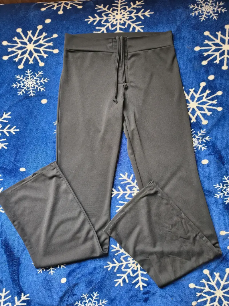 Pantalones deportivos negros para mujer