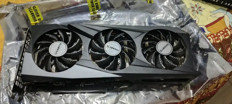 Tarjeta de Video Gigabyte Radeon RX 6500 XT - 1