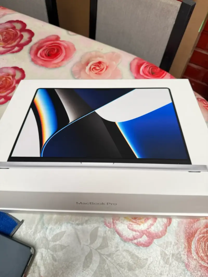 MacBook Pro M1 16gb ram 512gb - 4