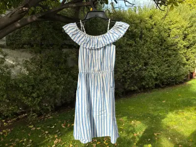 Vestido niña a rayas blanco y celeste H&M - miniatura 1