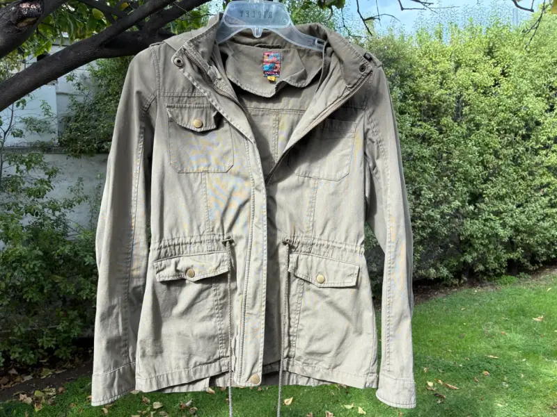 Chaqueta mujer verde militar con capucha talla S - 1