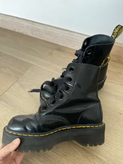 Botas negras de cuero Dr. Martens con plataforma - miniatura 6