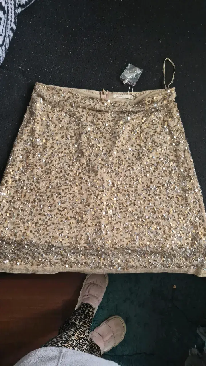 Falda corta dorada con lentejuelas Amichi - 1
