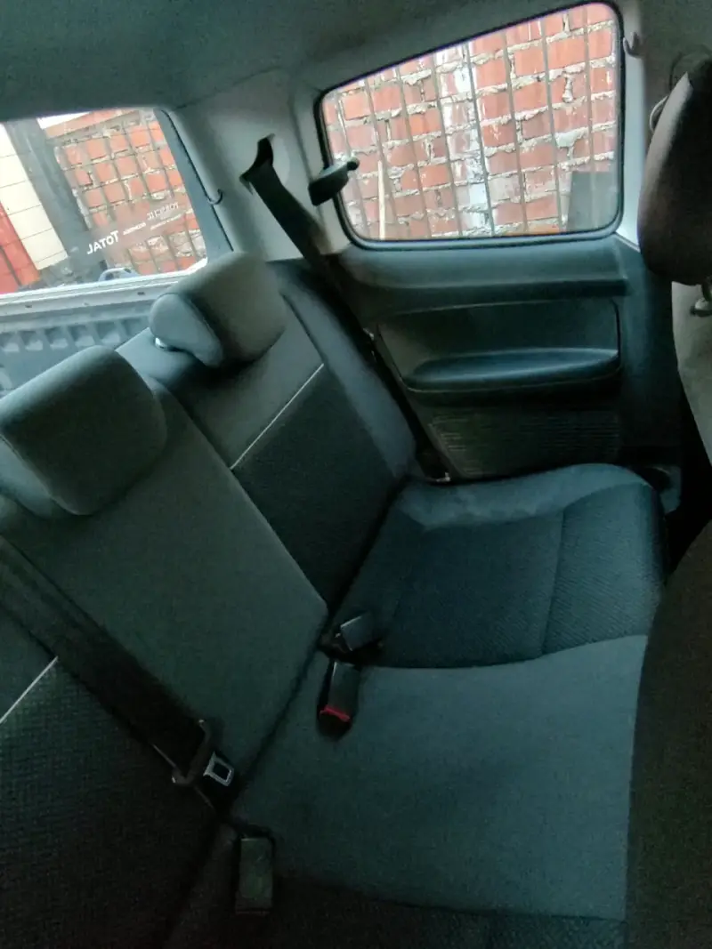 Camioneta Volkswagen Saveiro 2019 en buen estado - 5
