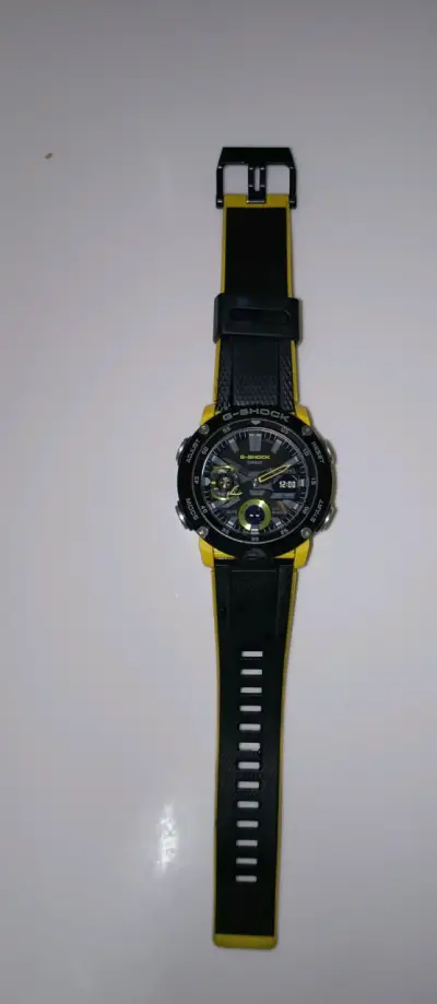 Reloj Casio G-Shock amarillo y negro - miniatura 1