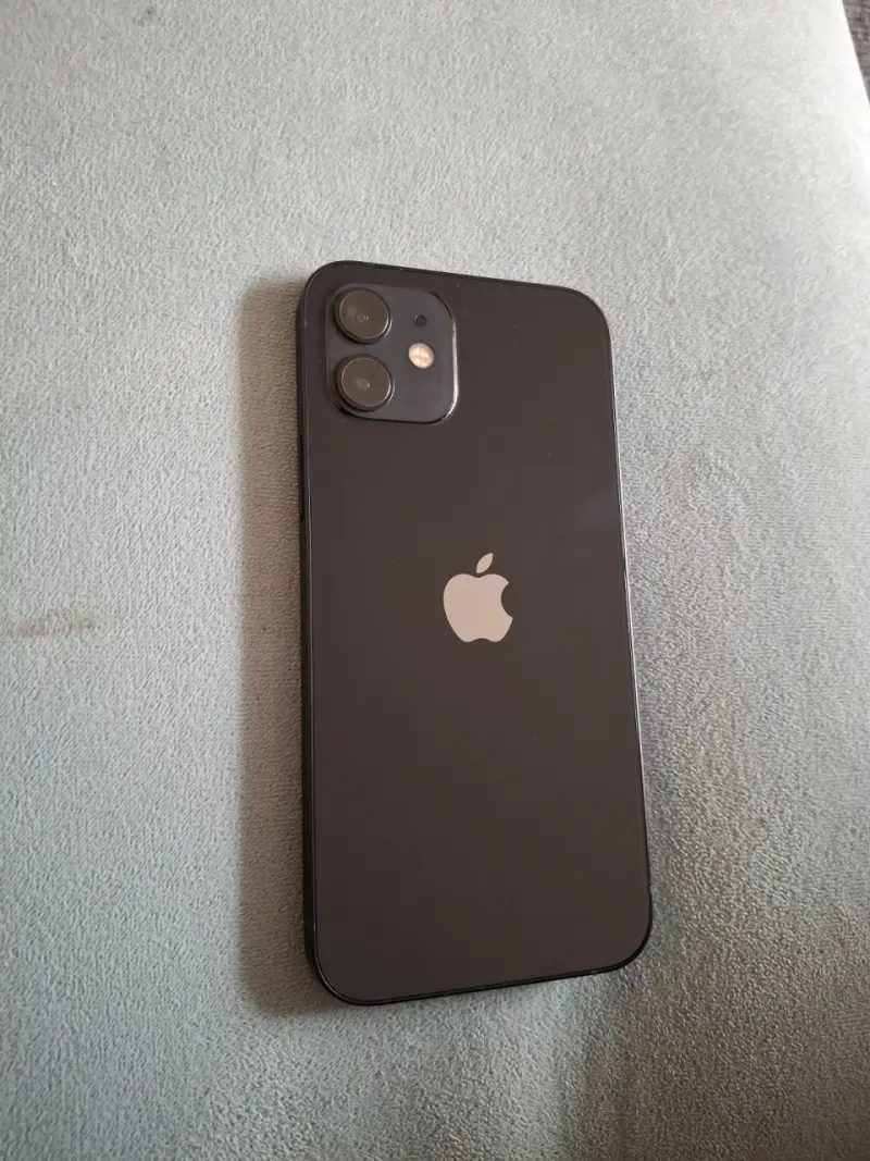 iPhone 12 azul oscuro en buen estado - 1