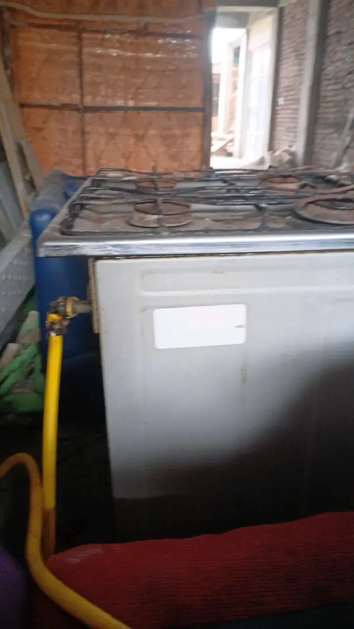 Cocina a gas Mabe de 4 quemadores usada - 3