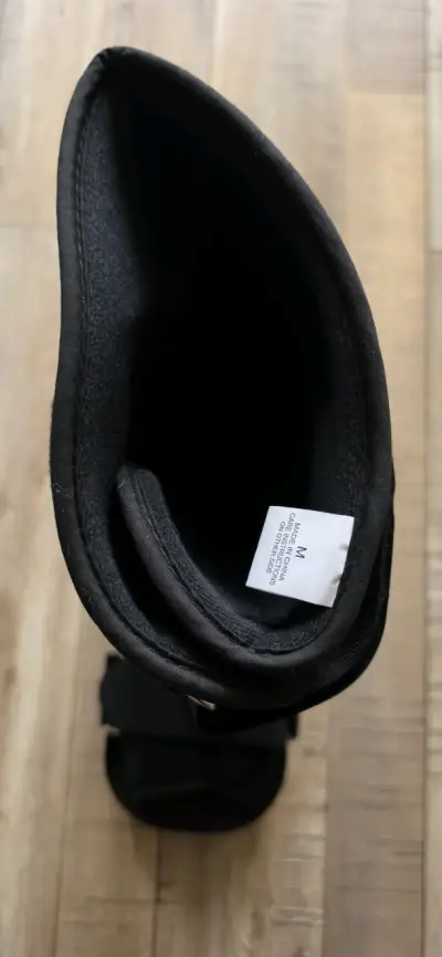 Bota ortopédica negra con velcro talla M - miniatura 2