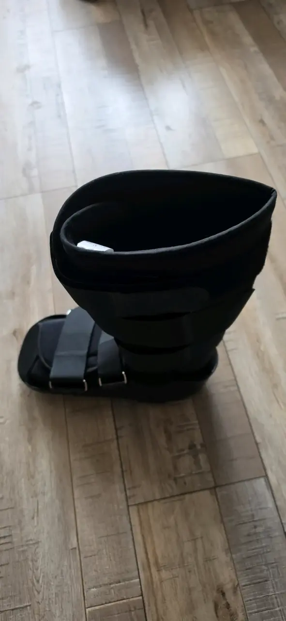 Bota ortopédica negra con velcro talla M - 3