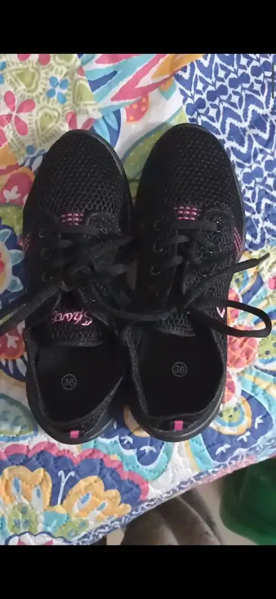 Zapatillas deportivas de danza y baile talla 34. - miniatura 1