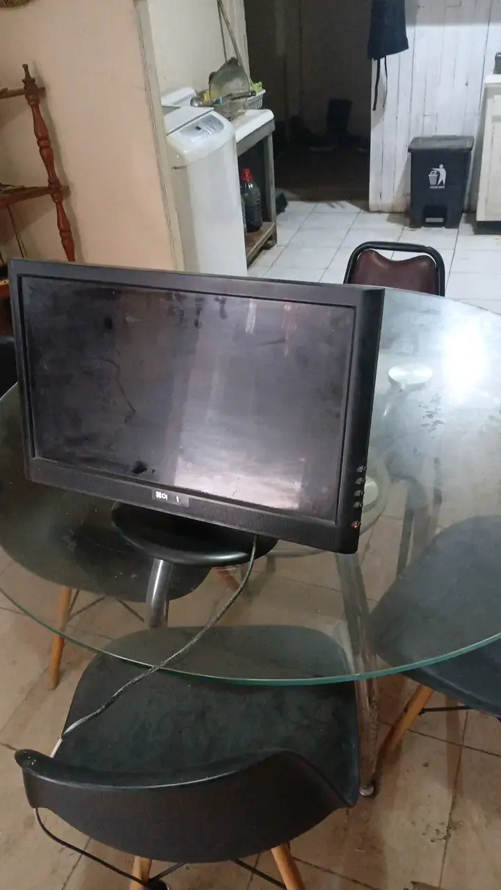 Monitor BenQ de 22 pulgadas en buen estado - 5