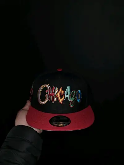 Gorra negra con diseño de estrellas - miniatura 2