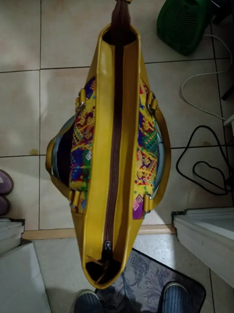 Bolso tote de cuero con diseño étnico - 2