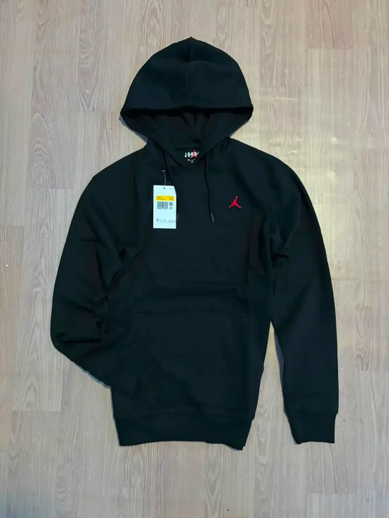Polerón negro con capucha y diseño estampado - 2