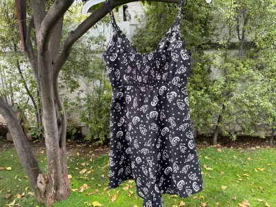 Enterito tipo short negro con estampado blanco - miniatura 2