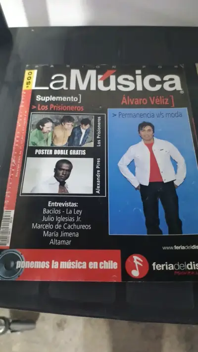 Revista La Música con póster de Los Prisioneros - miniatura 2