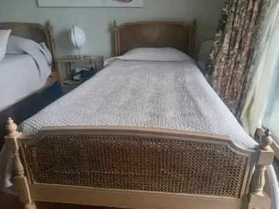 2 Marquesasma de madera con diseño clásico estilo - miniatura 1