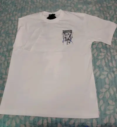 Polera blanca con diseño de ángel Forever - miniatura 2