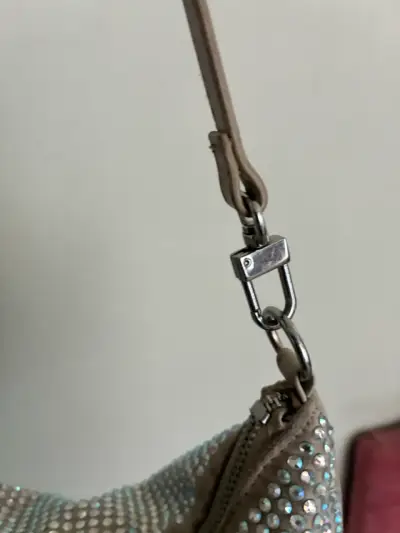 Cartera de mano con cristales brillantes - miniatura 3