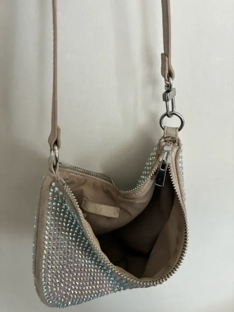 Cartera de mano con cristales brillantes - 5