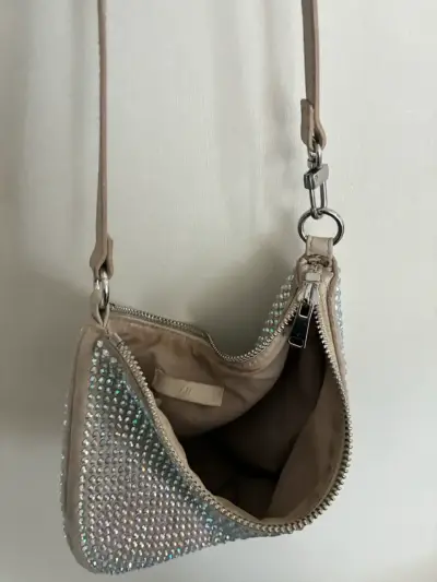 Cartera de mano con cristales brillantes - miniatura 5