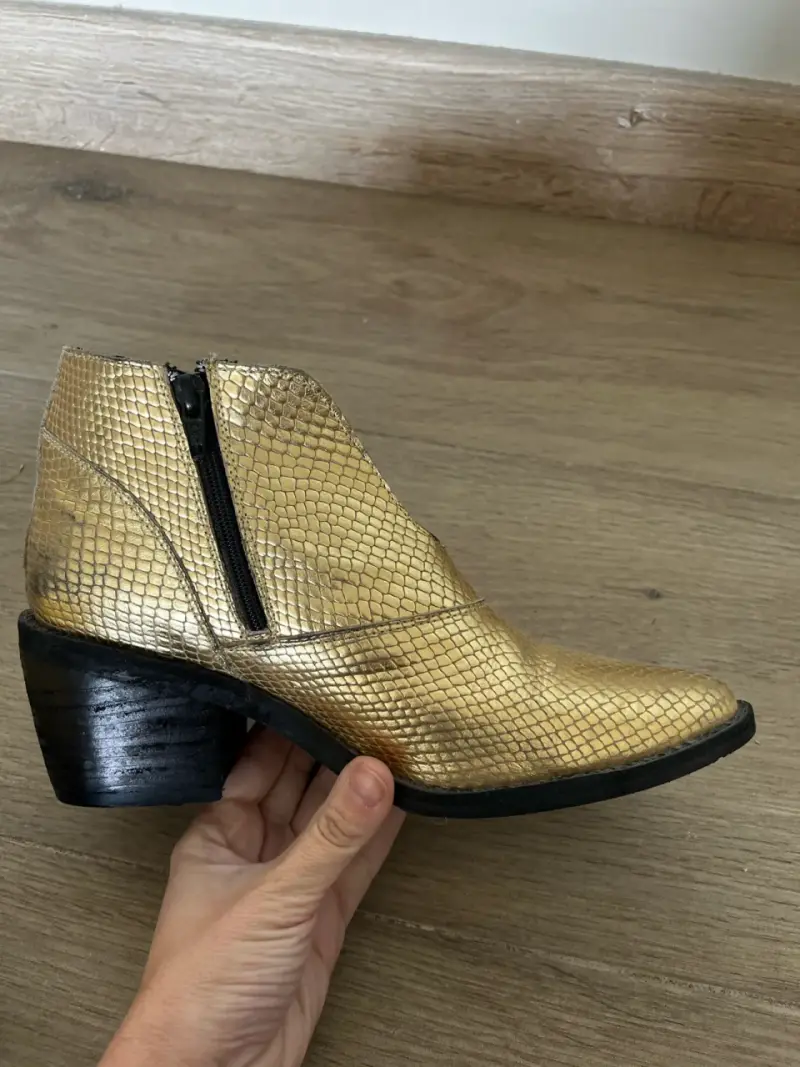 Botines dorados de cuero con tacón - 2