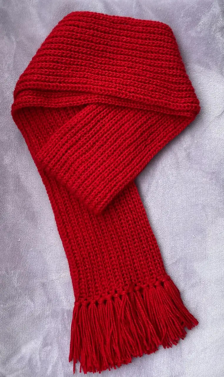 Bufanda tejida roja con flecos - 2