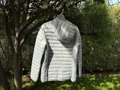 Parka gris clara con capucha Opposite - miniatura 2