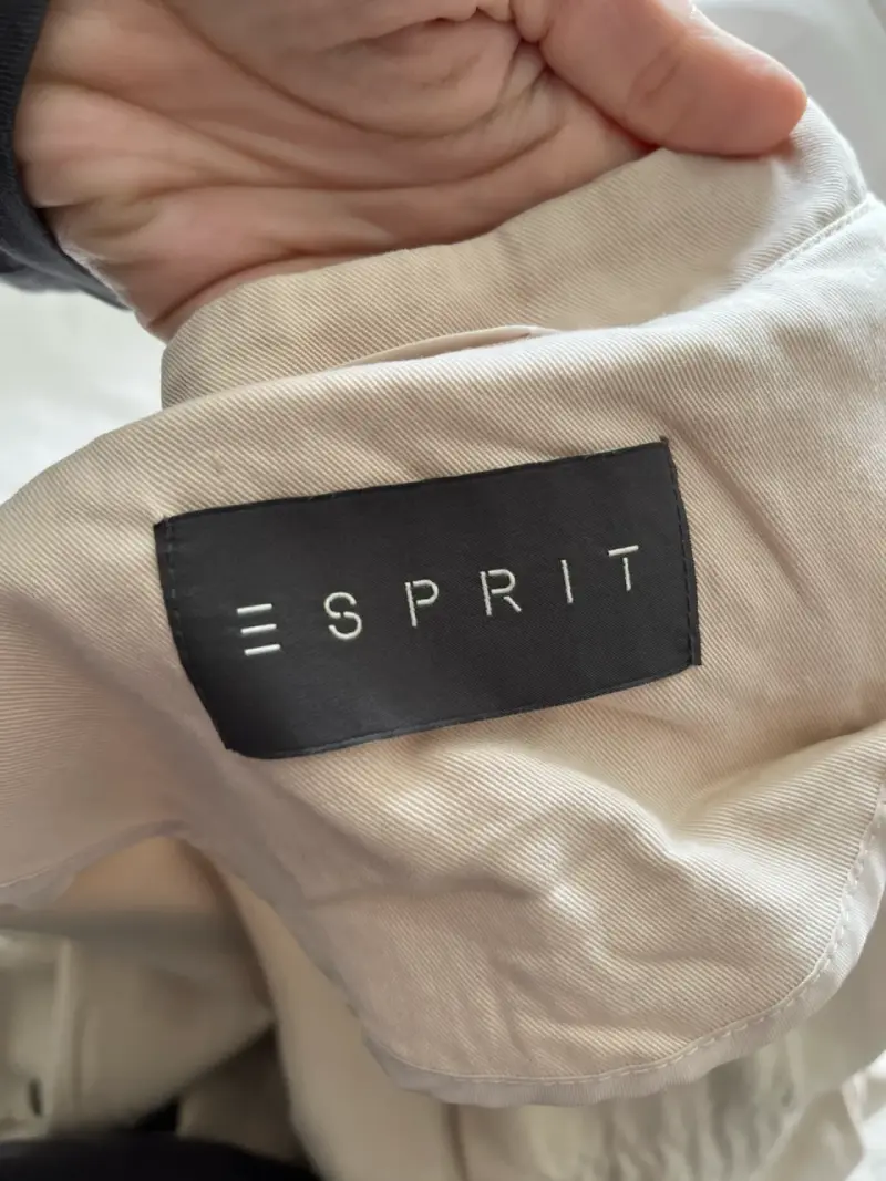 Abrigo beige Esprit con diseño moderno - 2