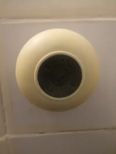 Parlante Bluetooth para ducha resistente al agua - miniatura 2
