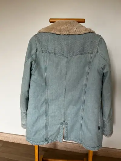 Chaqueta de mezclilla con forro de lana para mujer - miniatura 2