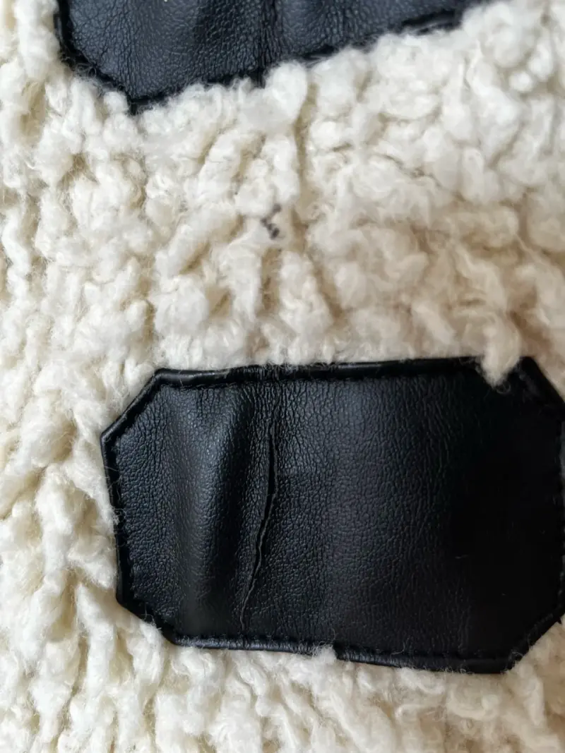 Abrigo de lana con detalles de cuero negro - 4