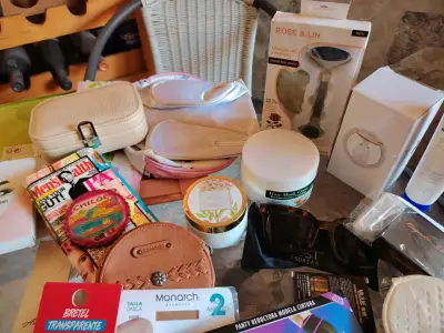 Set de accesorios de belleza y cuidado personal - miniatura 3