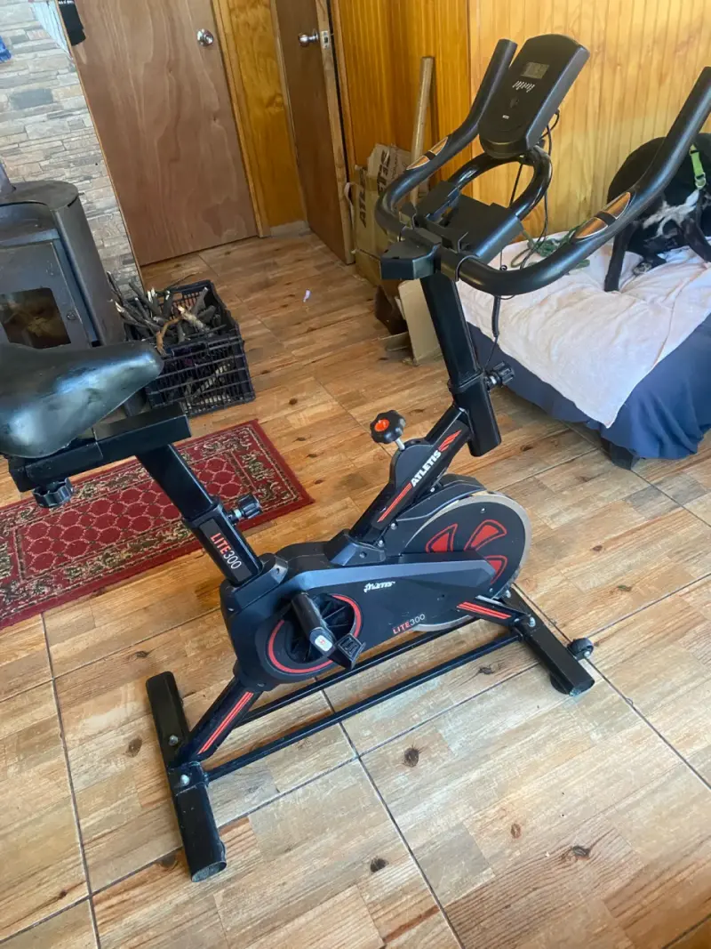 Bicicleta estática Atletic Lite 300 con monitor - 3